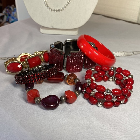 Group of six red bracelets - Picture 3 of 3